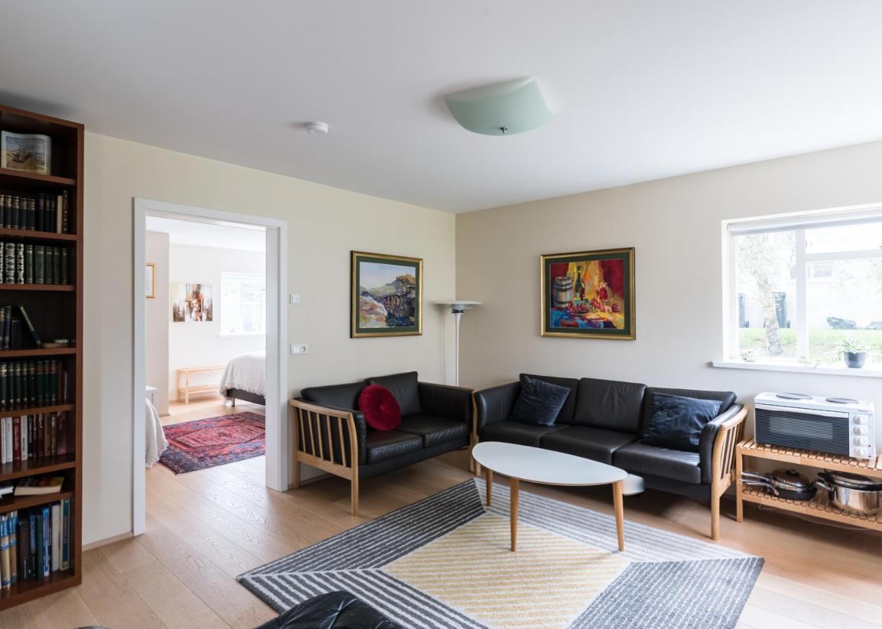 Guesthouse Akureyri - Apartments Near Down Town Esterno foto